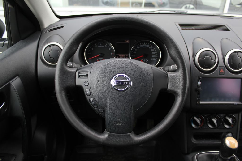 NISSAN QASHQAI 2013 г.