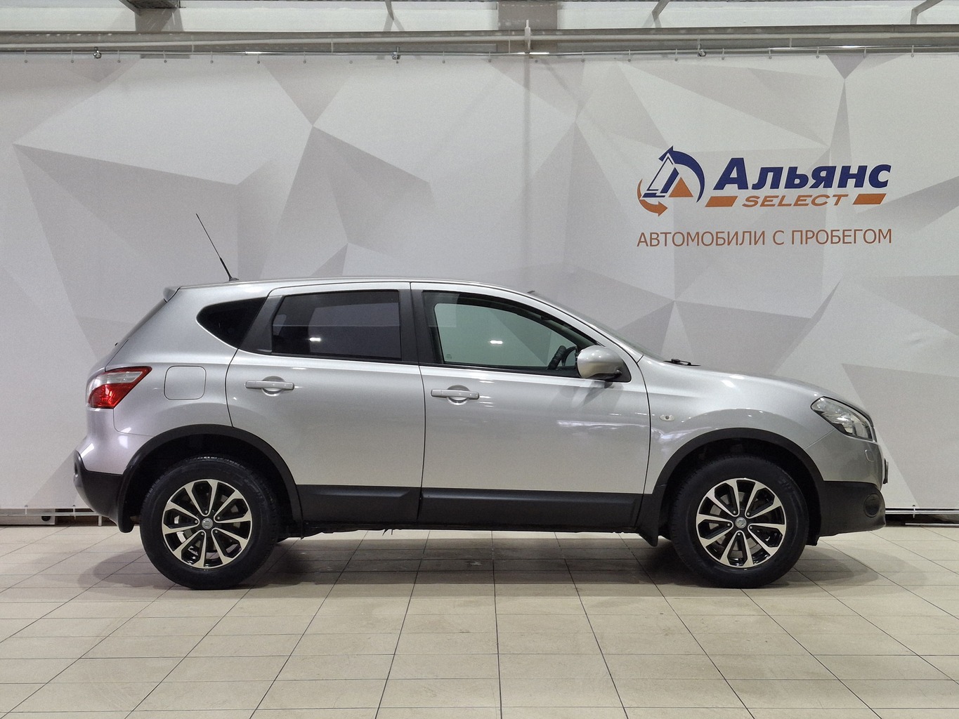 NISSAN QASHQAI 2013 г.