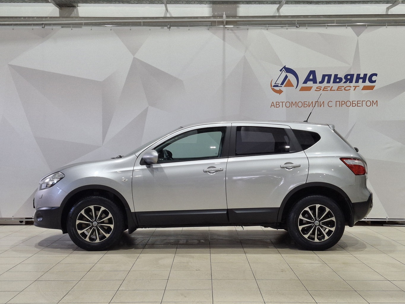 NISSAN QASHQAI 2013 г.