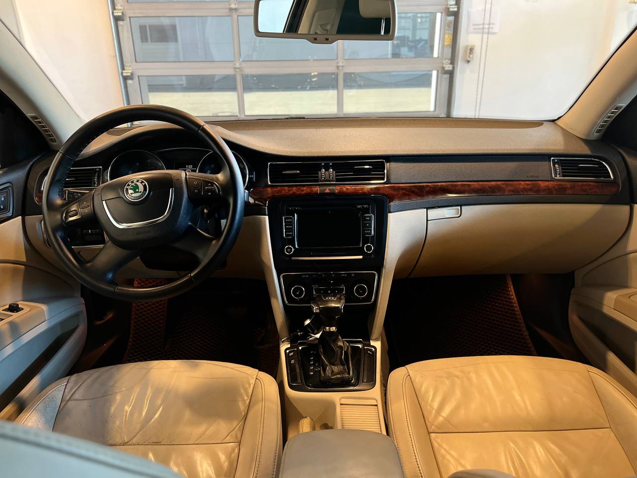 SKODA SUPERB
