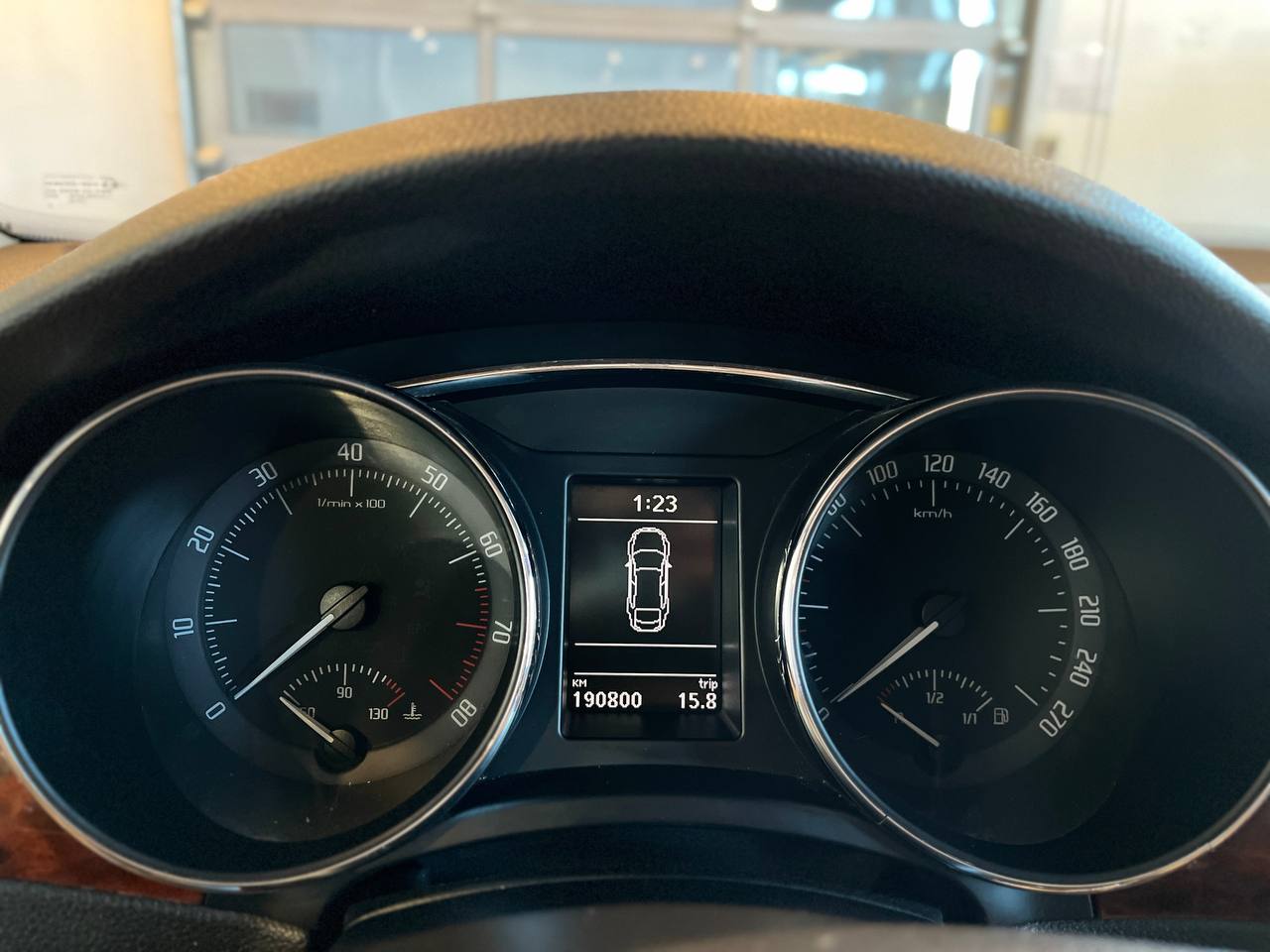 SKODA SUPERB
