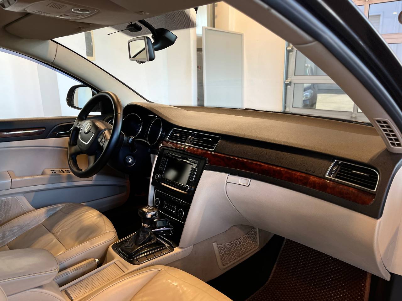 SKODA SUPERB
