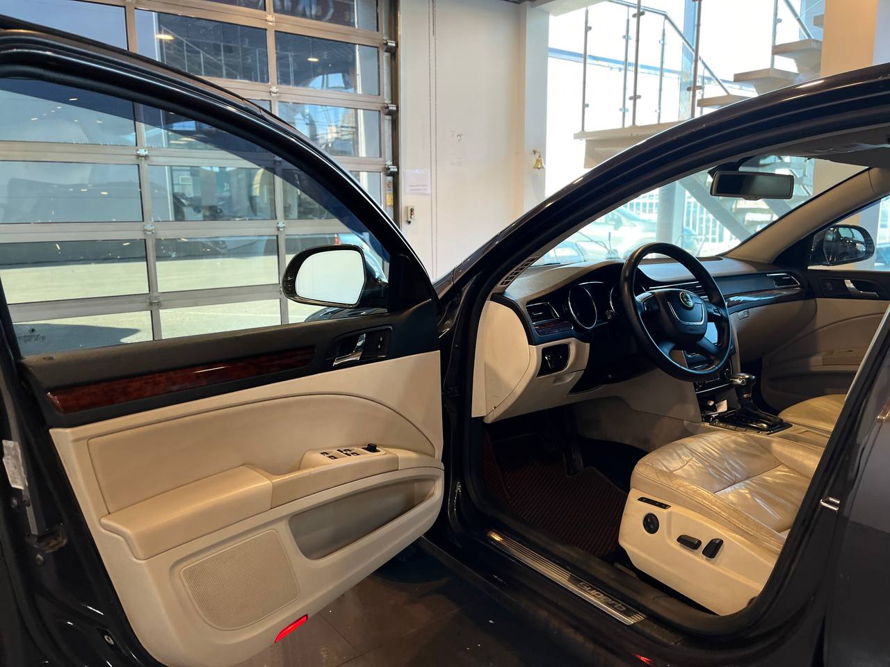 SKODA SUPERB