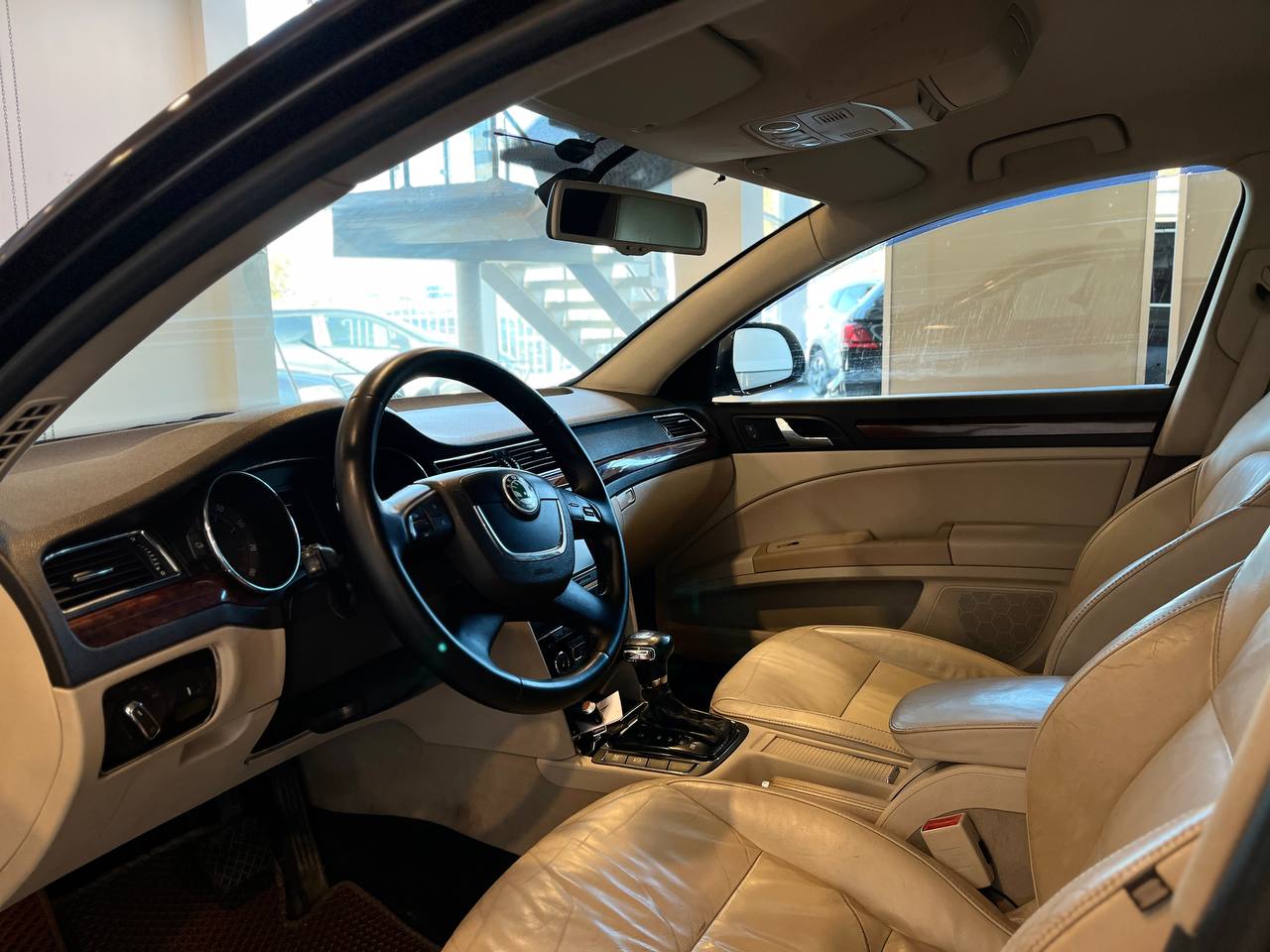 SKODA SUPERB
