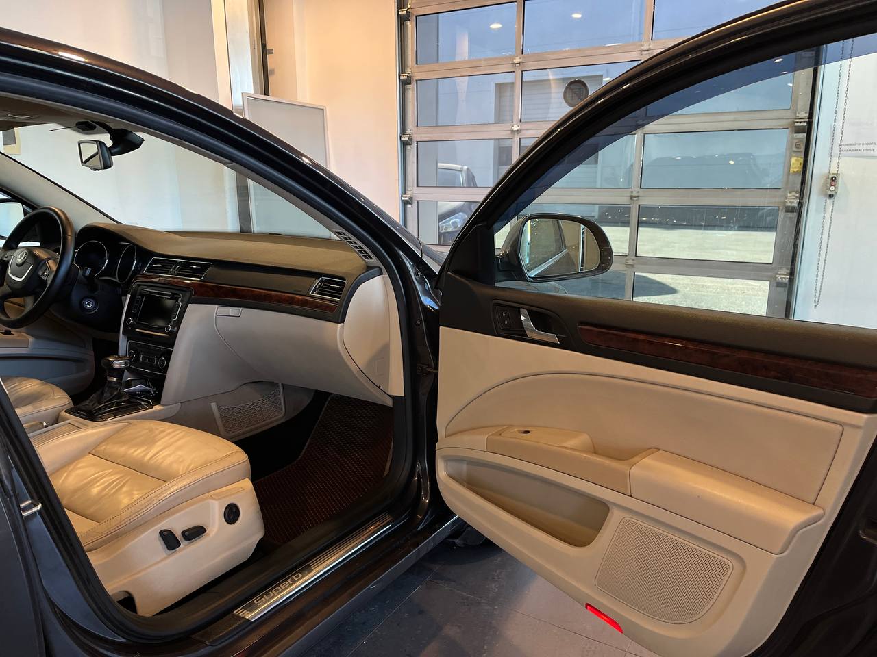 SKODA SUPERB