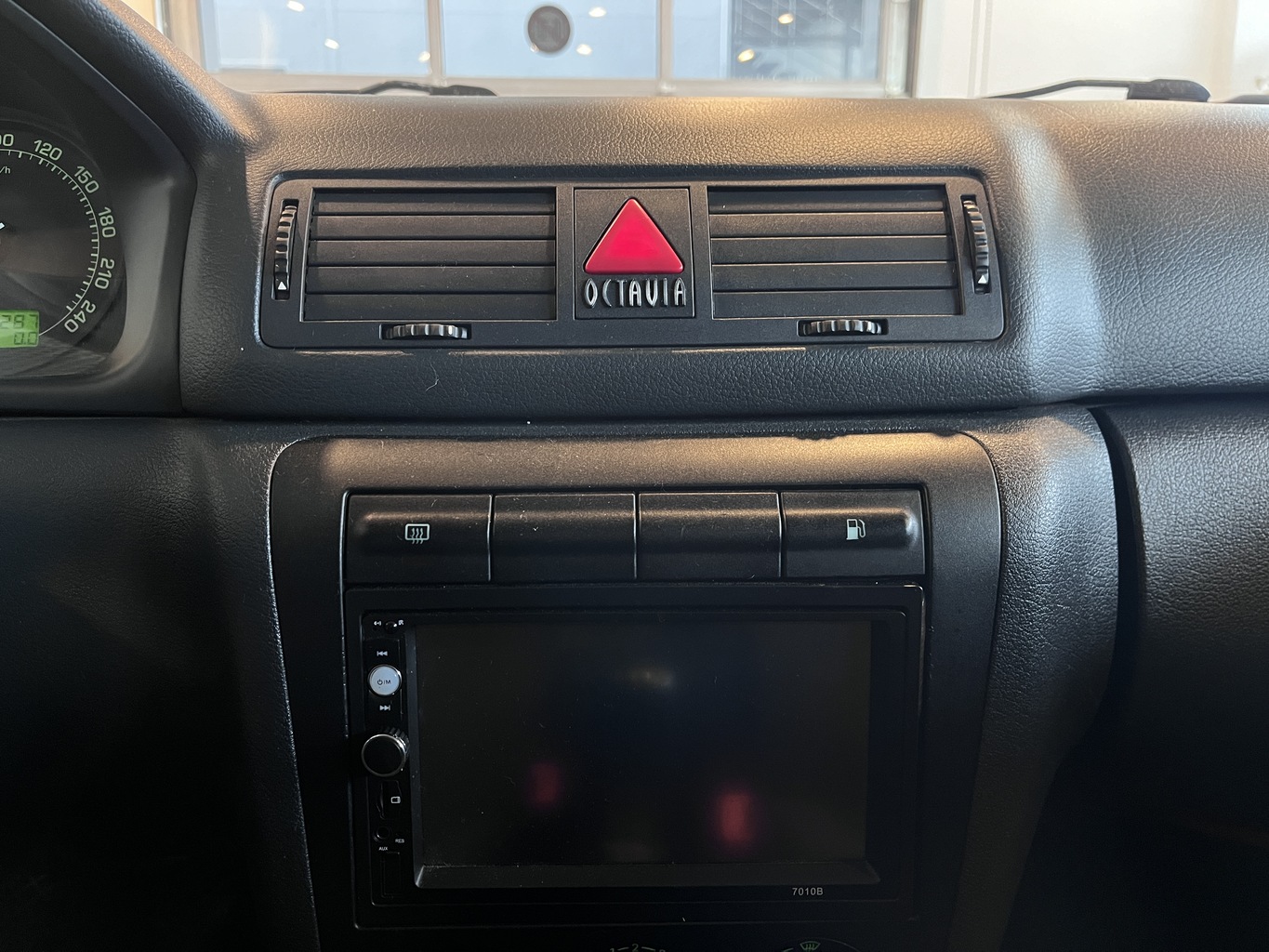 SKODA OKTAVIA