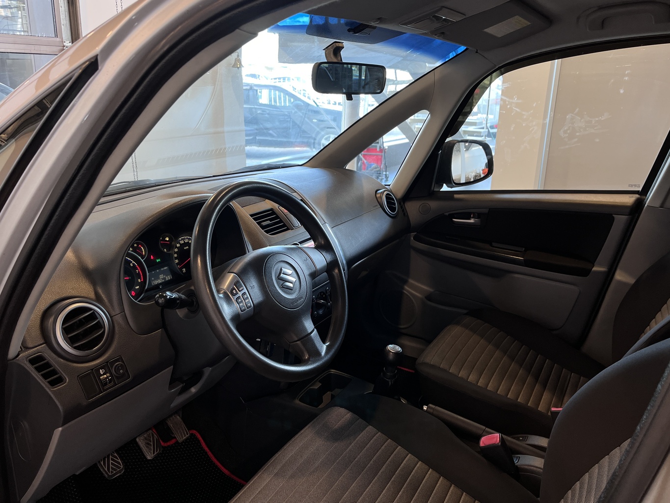 SUZUKI SX4