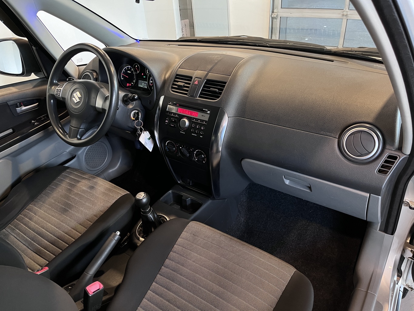 SUZUKI SX4