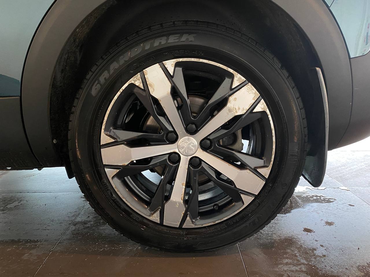 PEUGEOT 5008