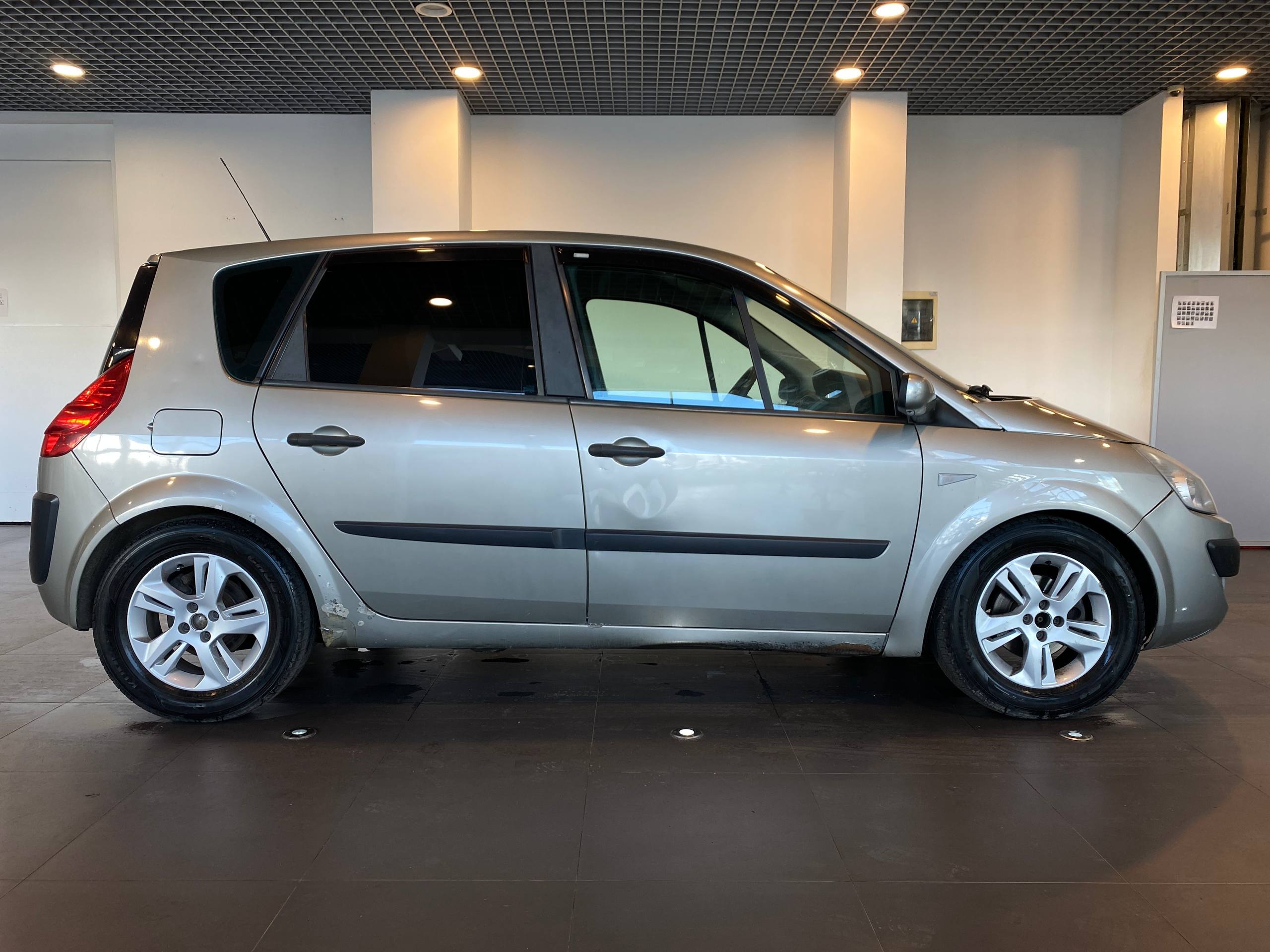 RENAULT SCENIC