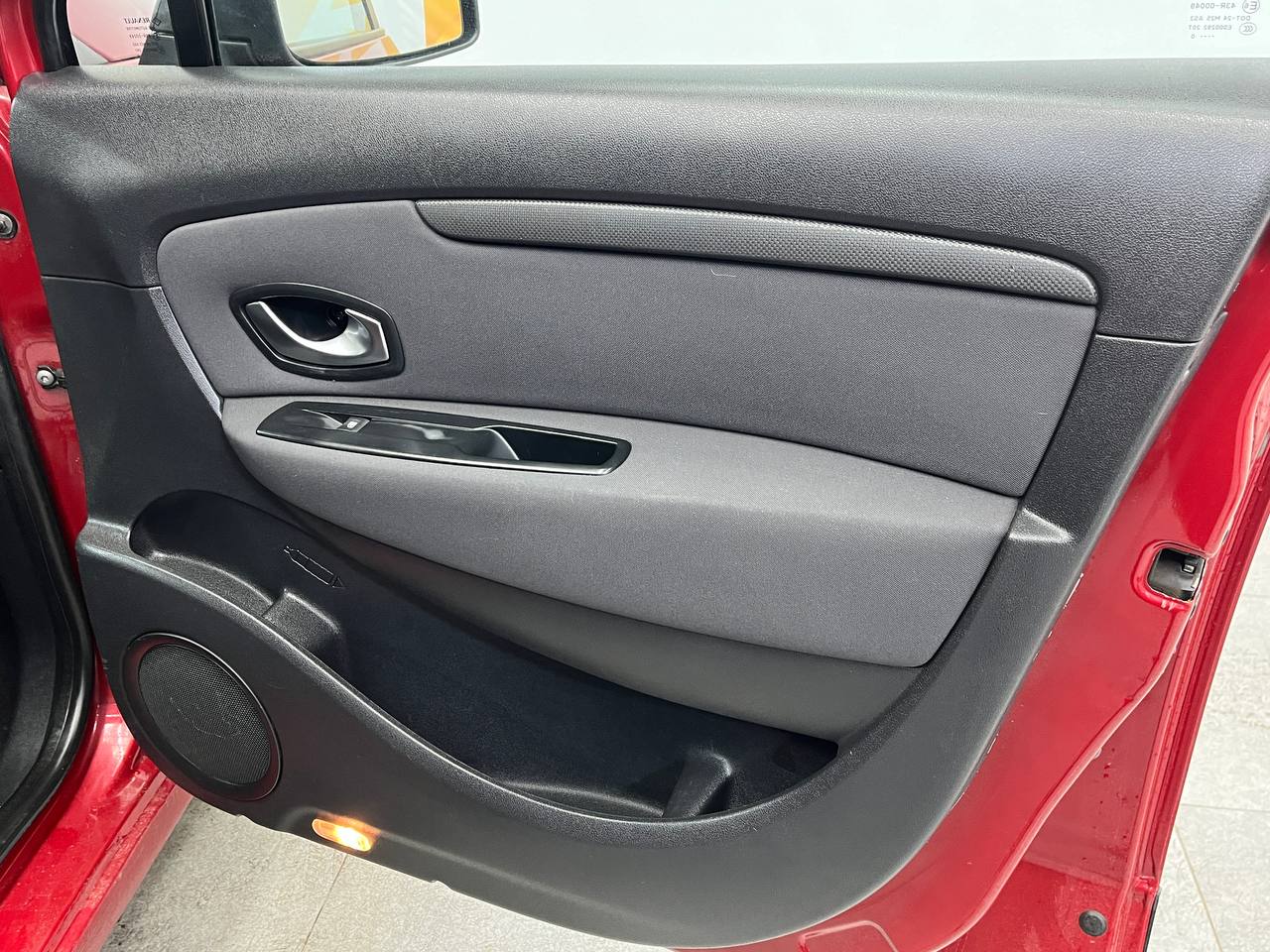 RENAULT MEGANE