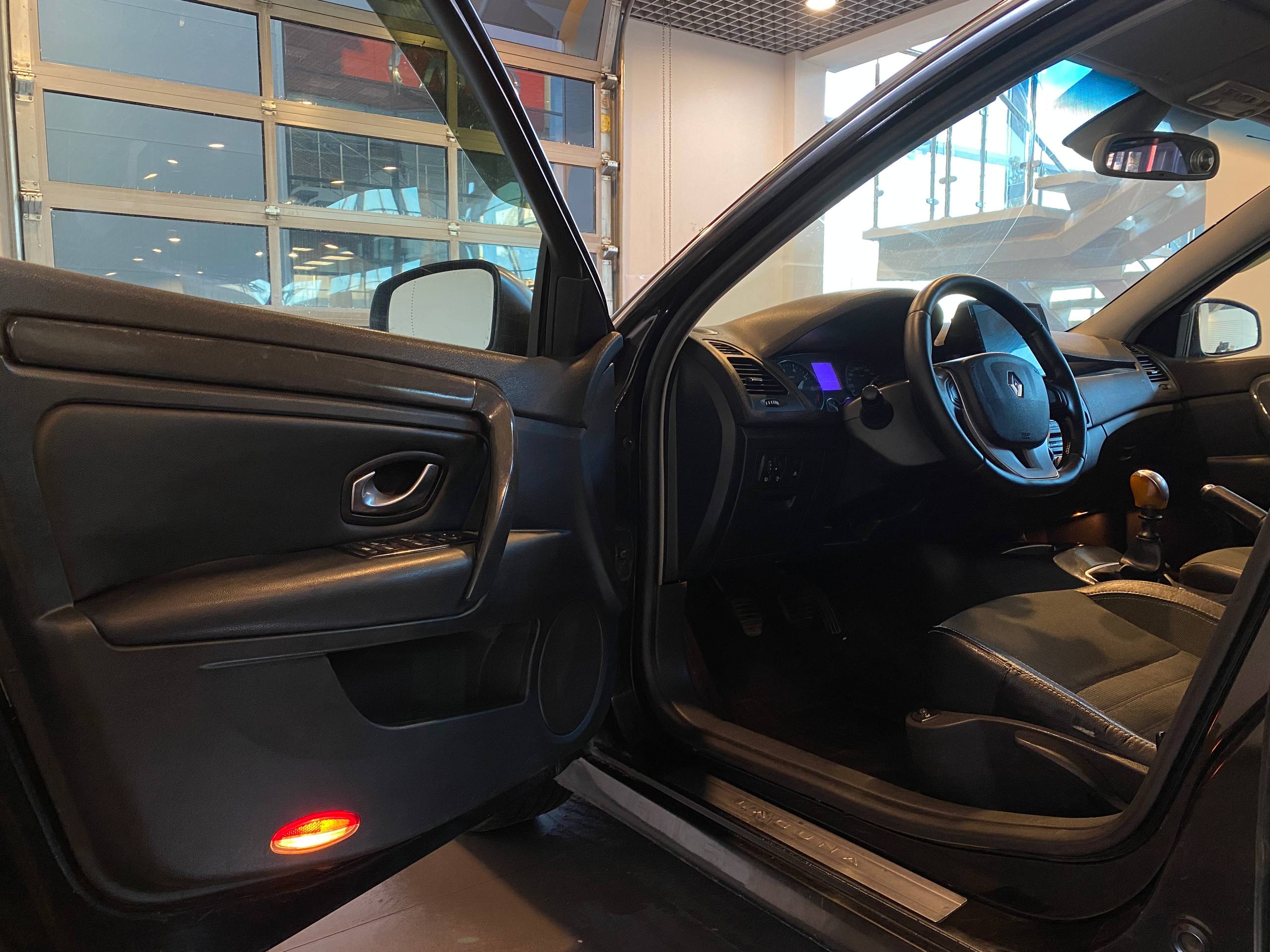 RENAULT LAGUNA
