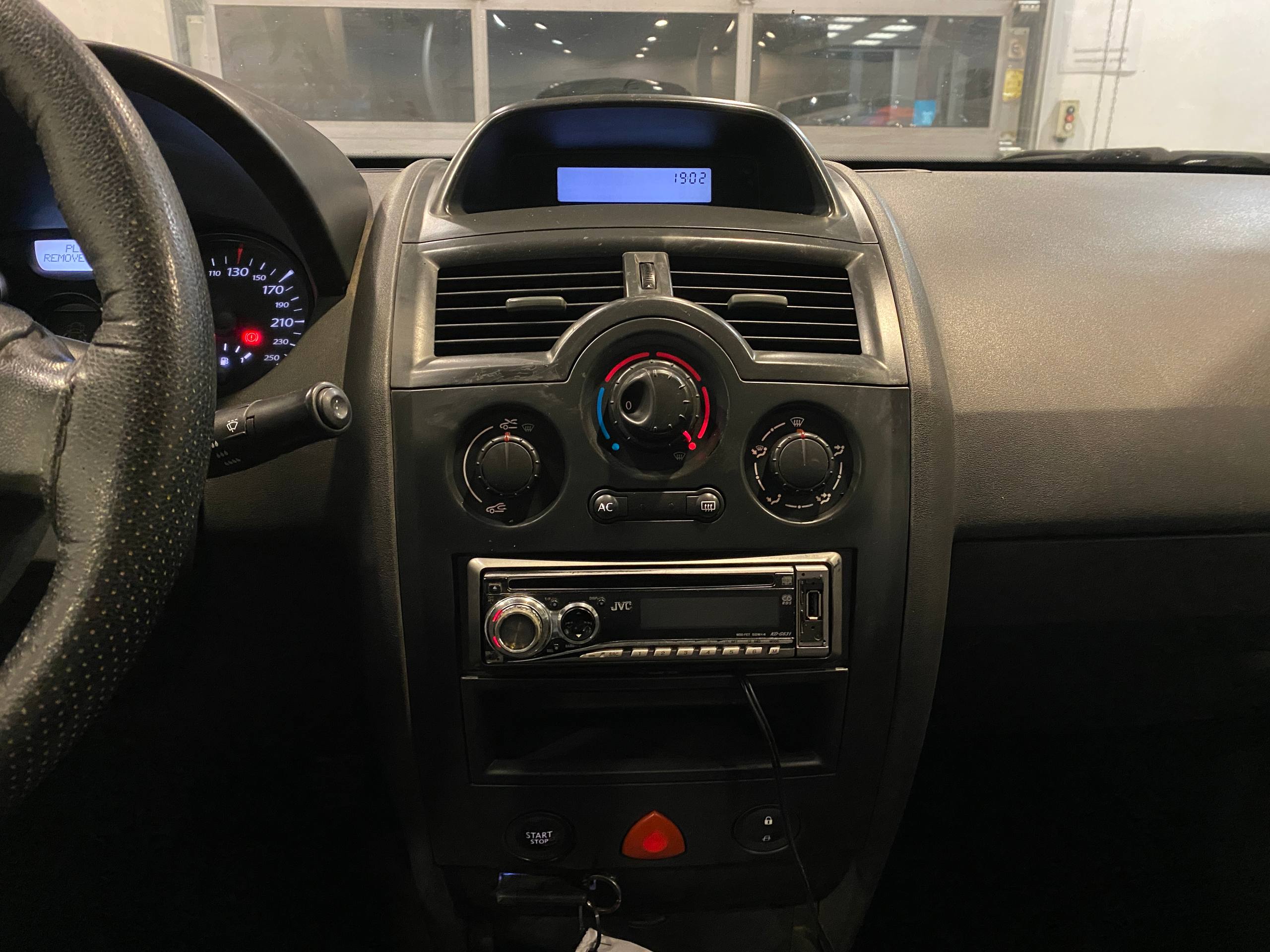 RENAULT MEGANE