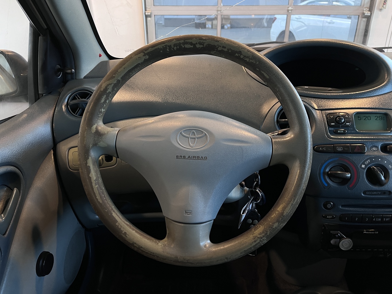 TOYOTA YARIS