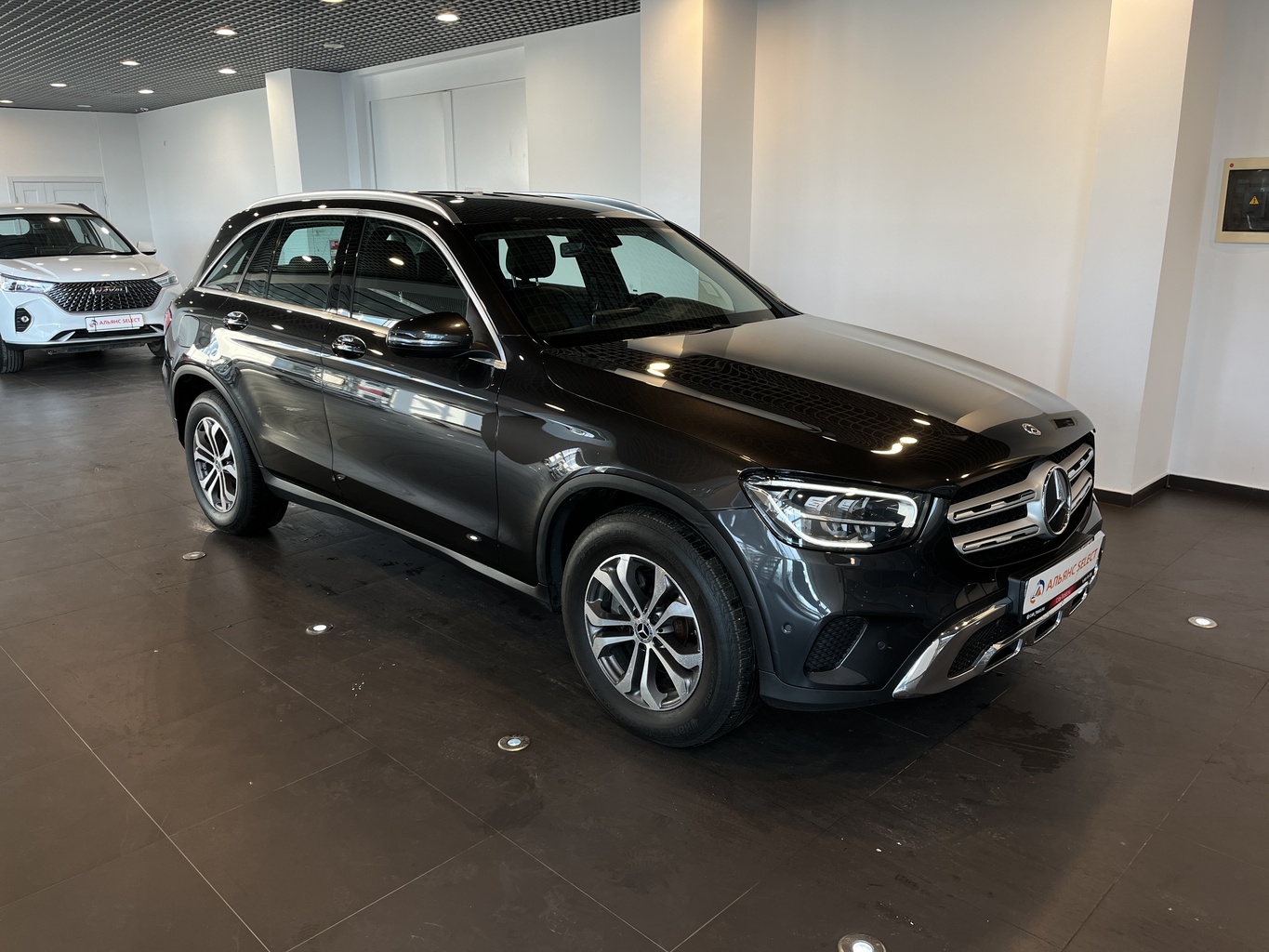 MERCEDES-BENZ GLC