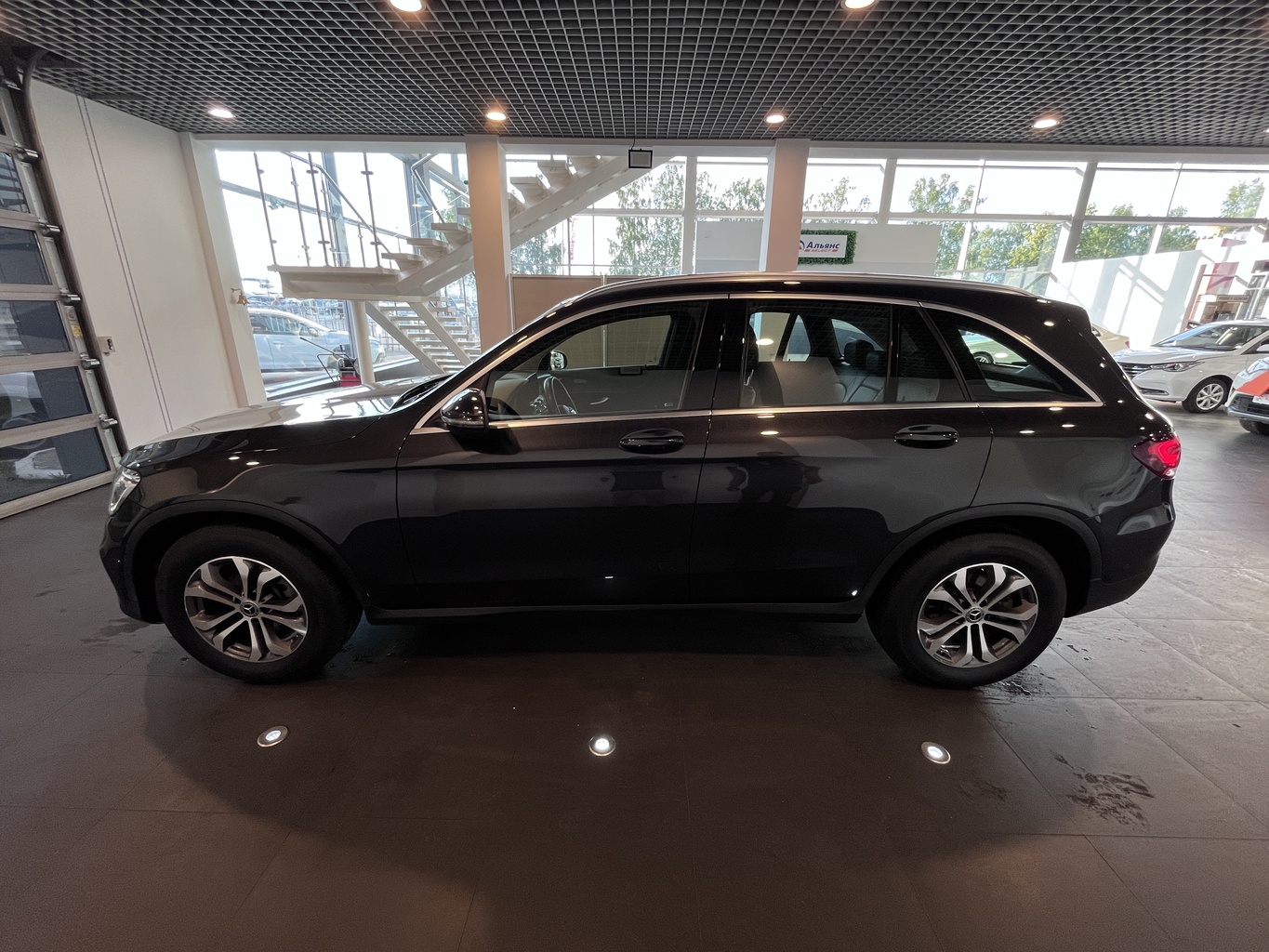 MERCEDES-BENZ GLC