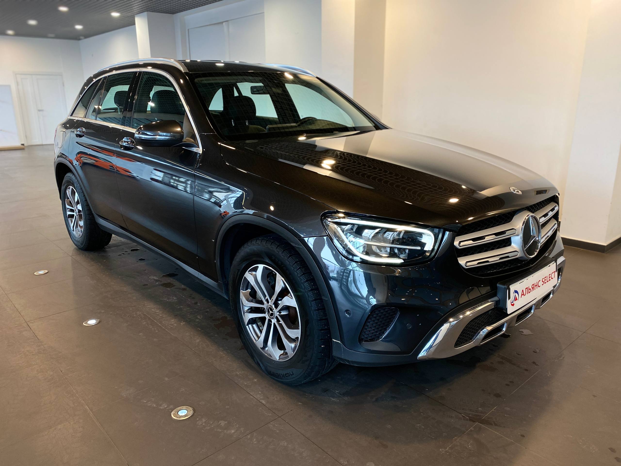 MERCEDES-BENZ GLC