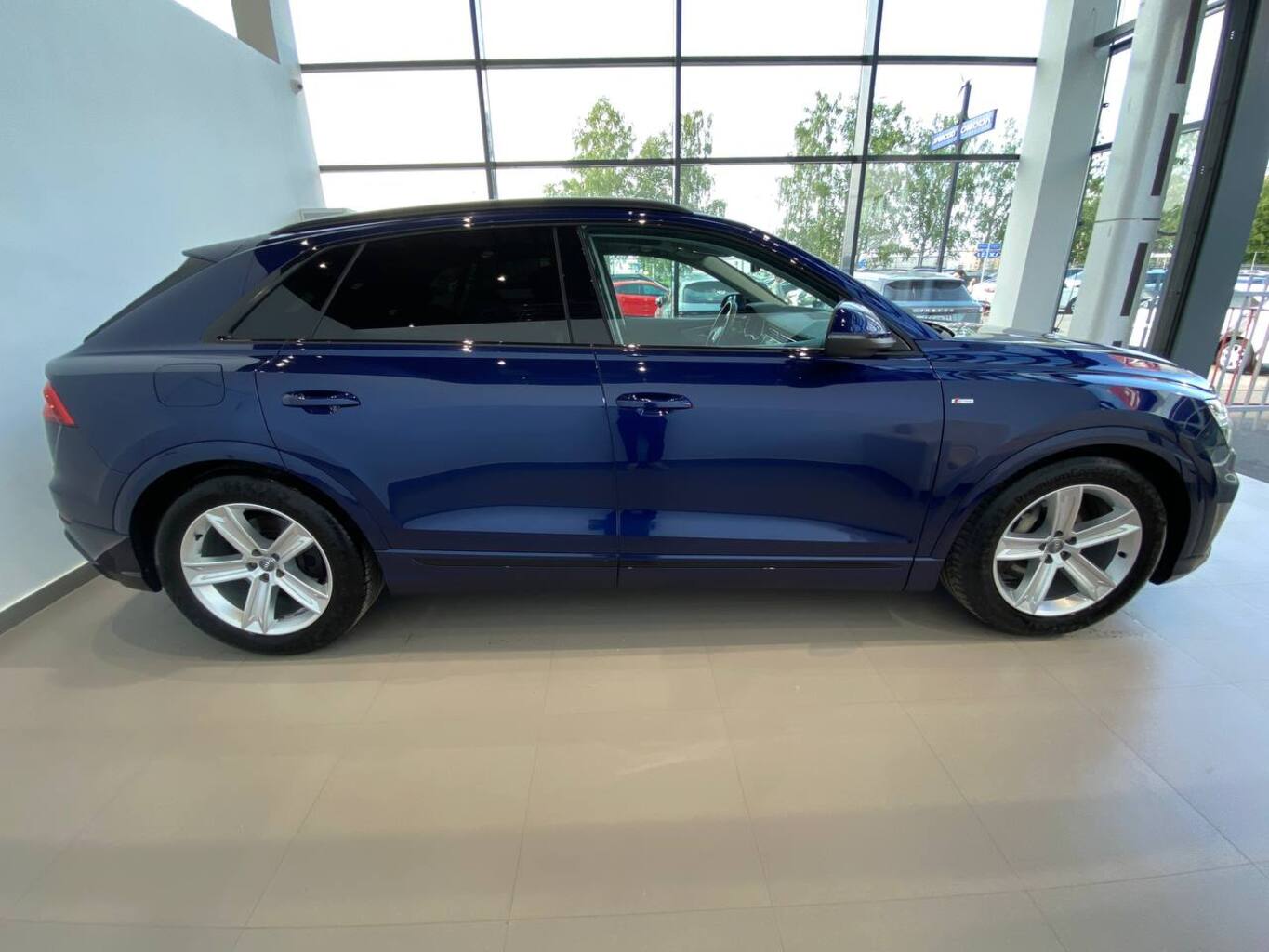 AUDI Q8