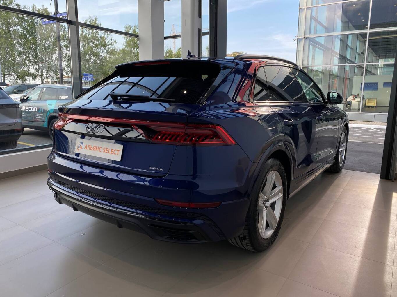 AUDI Q8