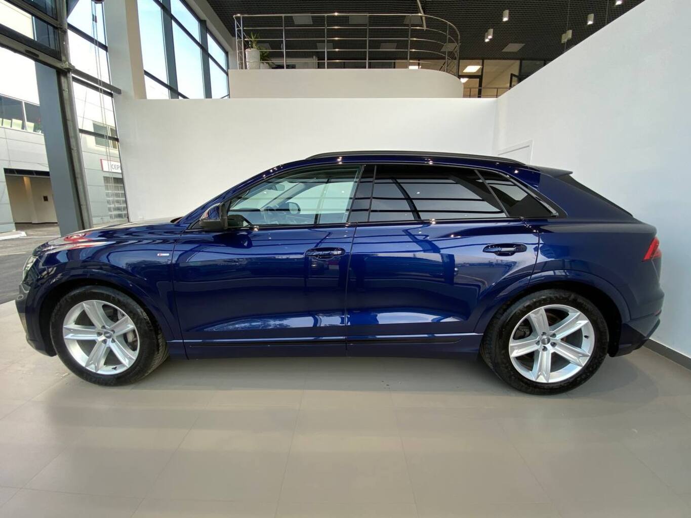 AUDI Q8