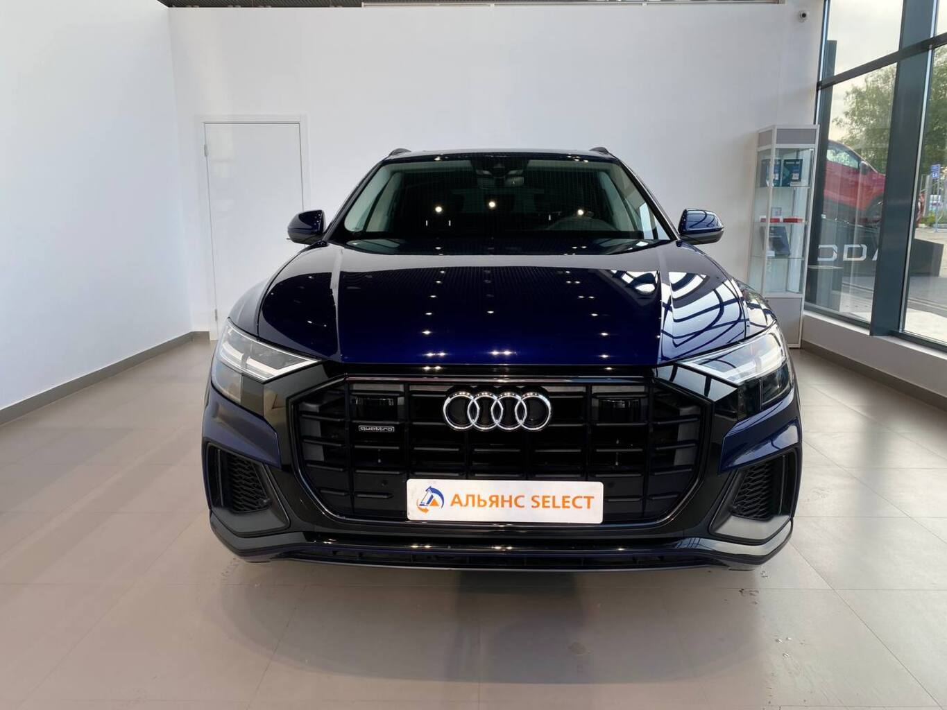 AUDI Q8