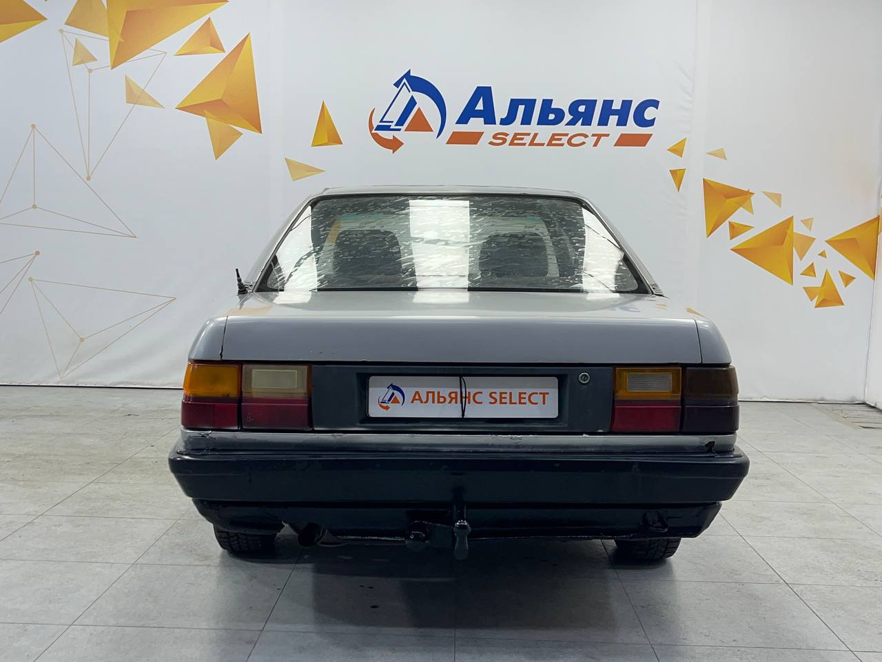 AUDI 100