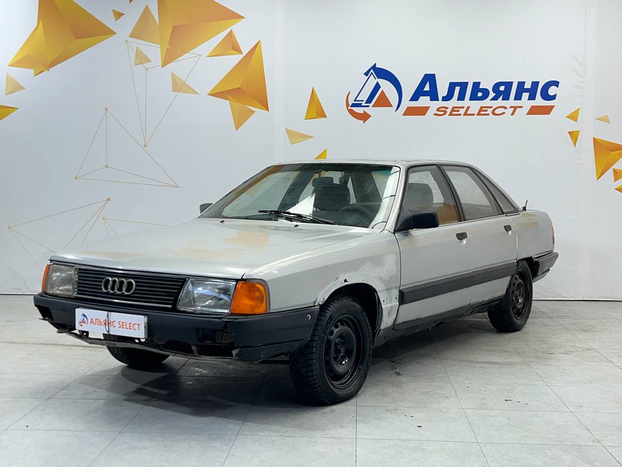 AUDI 100