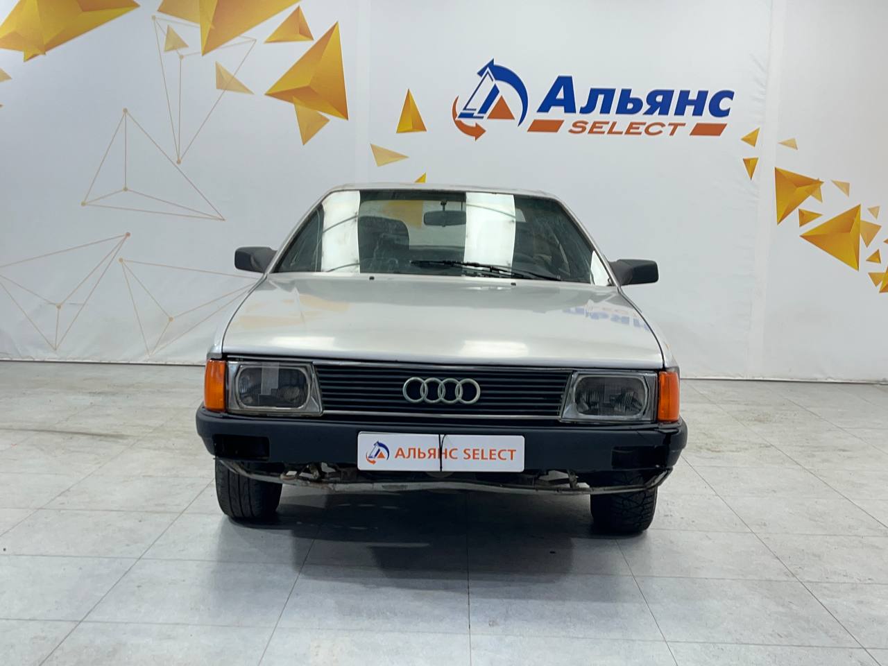AUDI 100