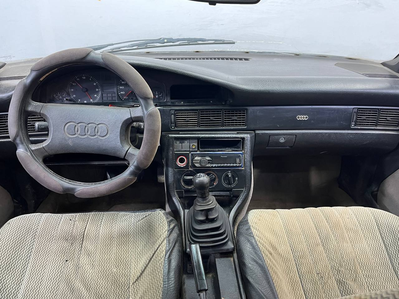 AUDI 100