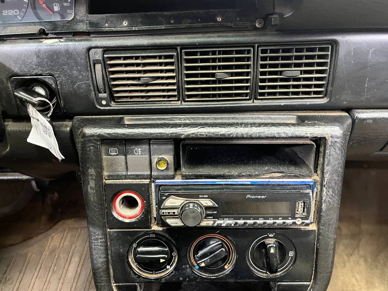 AUDI 100
