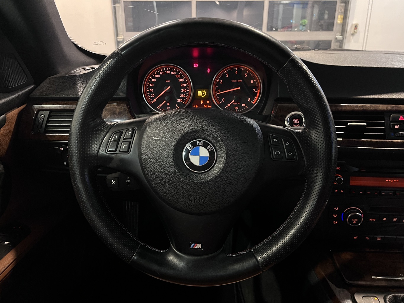 BMW 325 I A