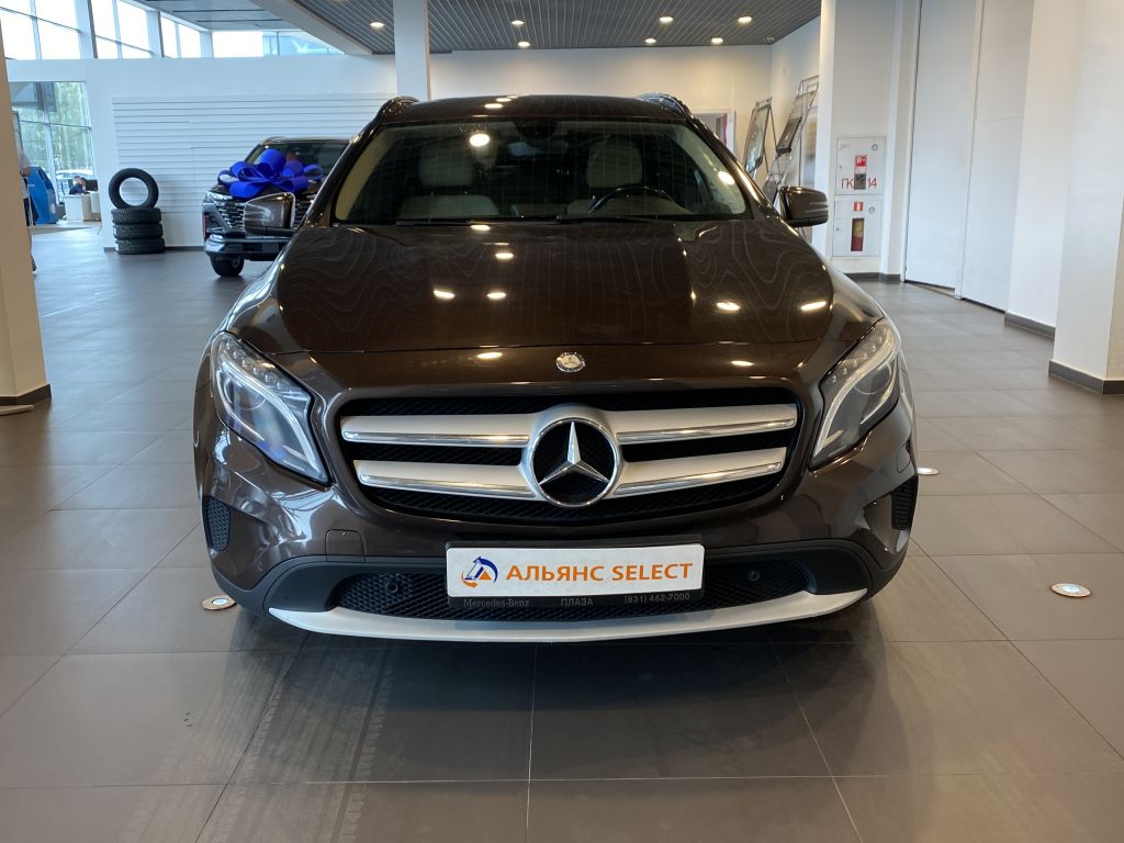 MERCEDES-BENZ GLA