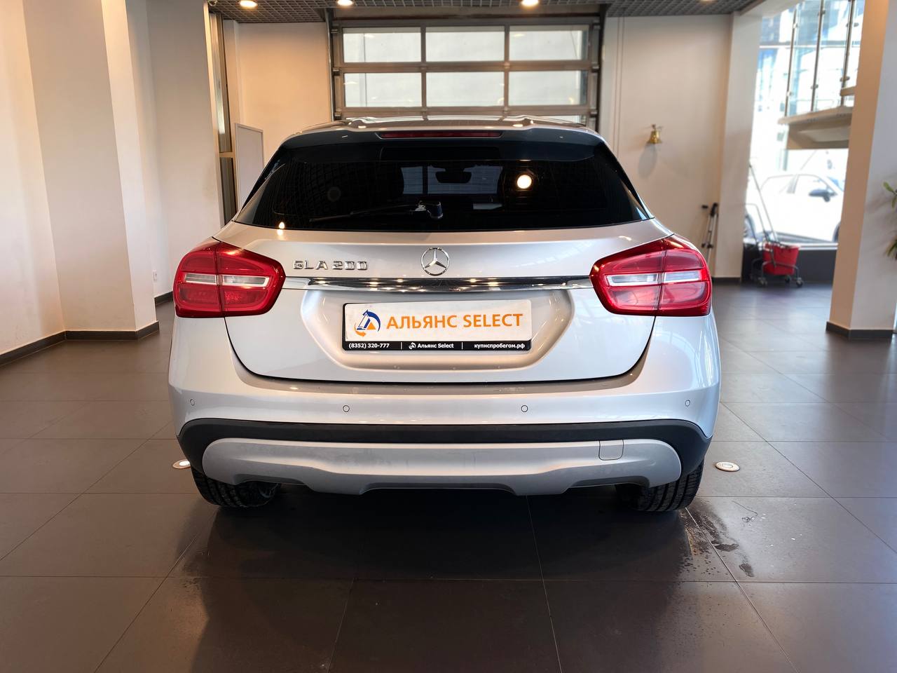 MERCEDES-BENZ GLA