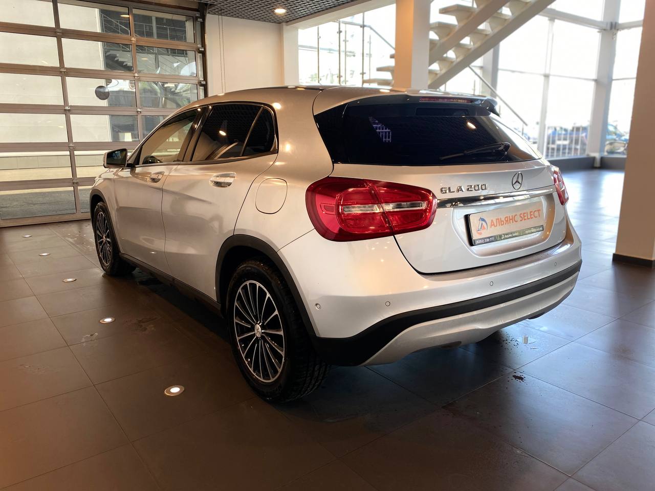 MERCEDES-BENZ GLA