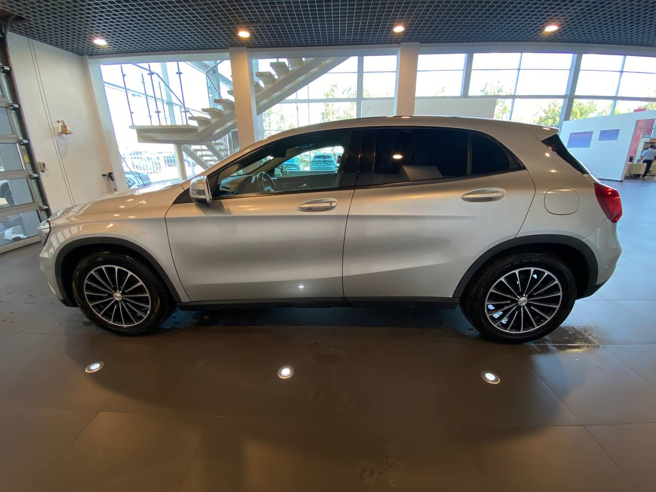 MERCEDES-BENZ GLA
