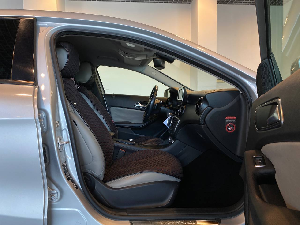 MERCEDES-BENZ GLA