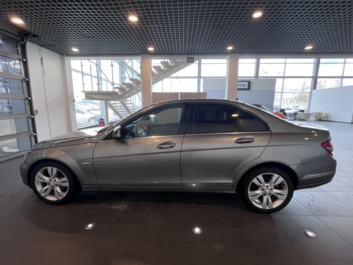 MERCEDES-BENZ B