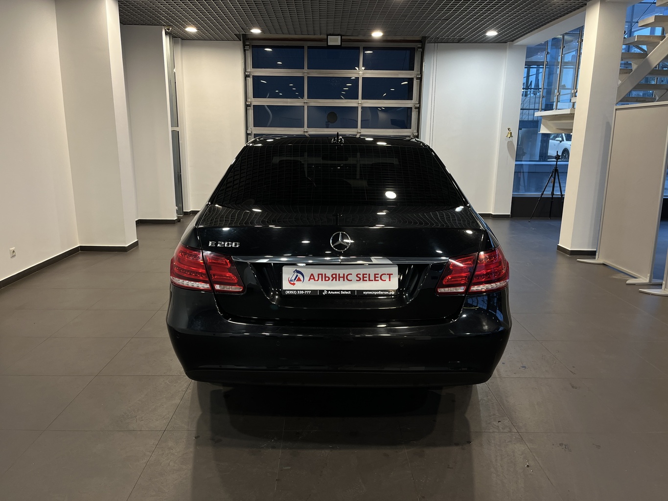 MERCEDES-BENZ E