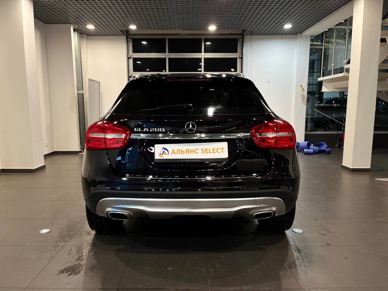 MERCEDES-BENZ GLA