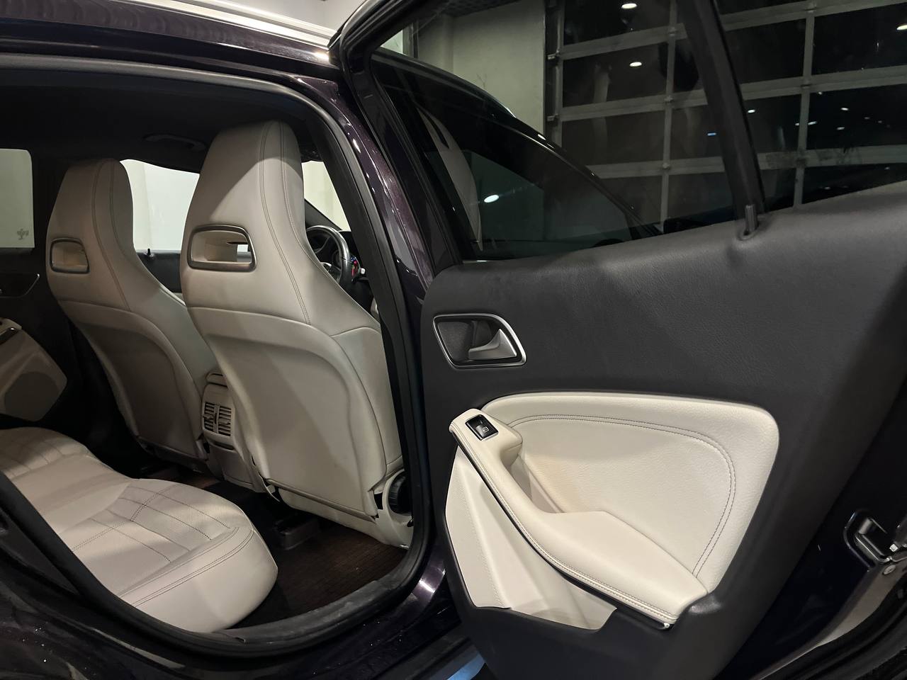 MERCEDES-BENZ GLA