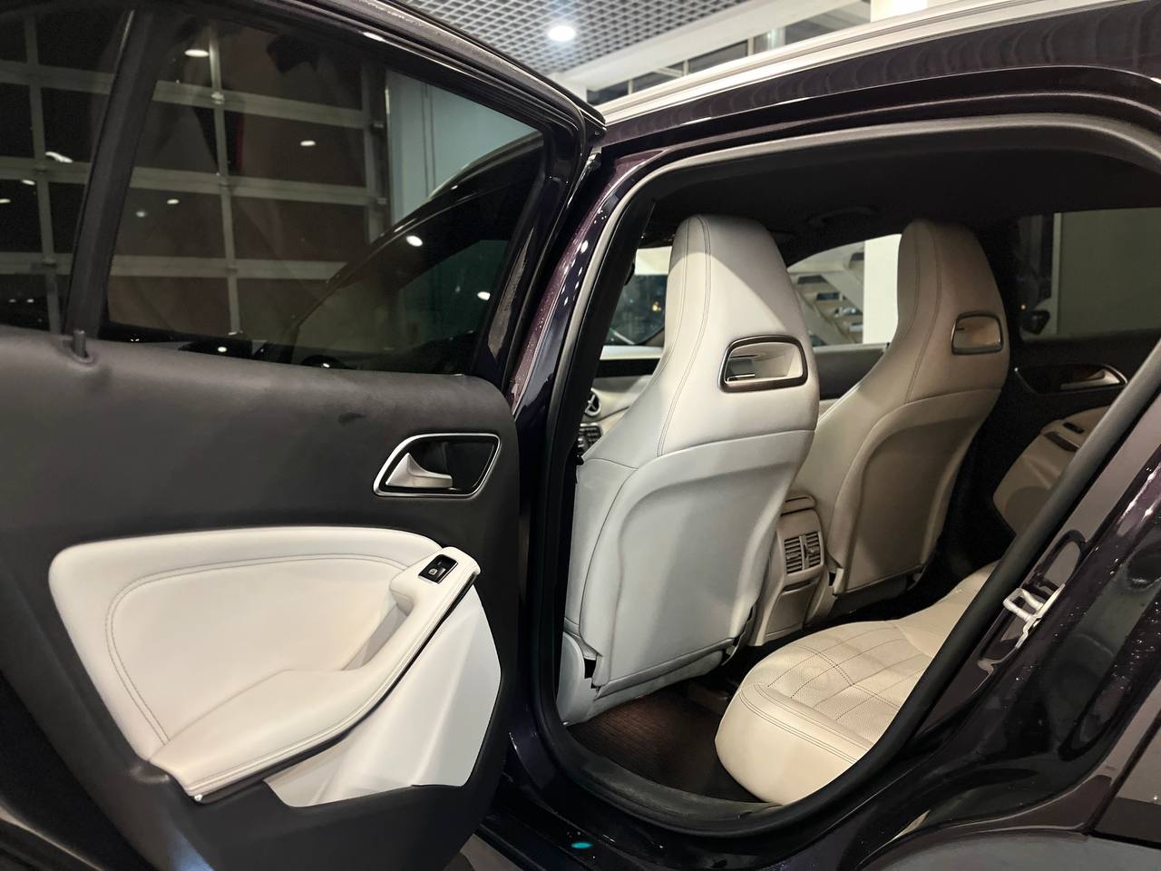 MERCEDES-BENZ GLA