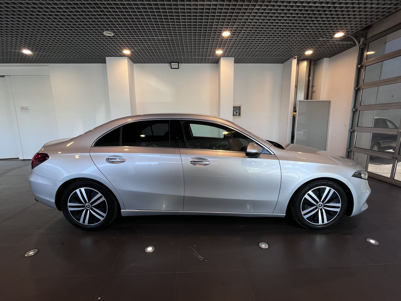 MERCEDES-BENZ A160