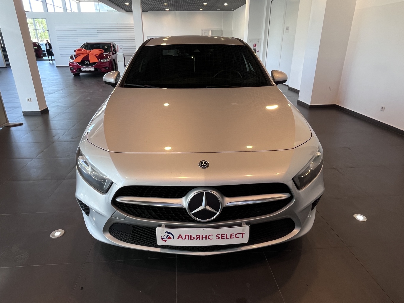 MERCEDES-BENZ A160