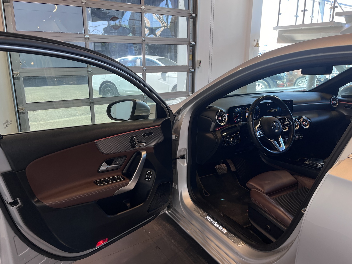 MERCEDES-BENZ A160