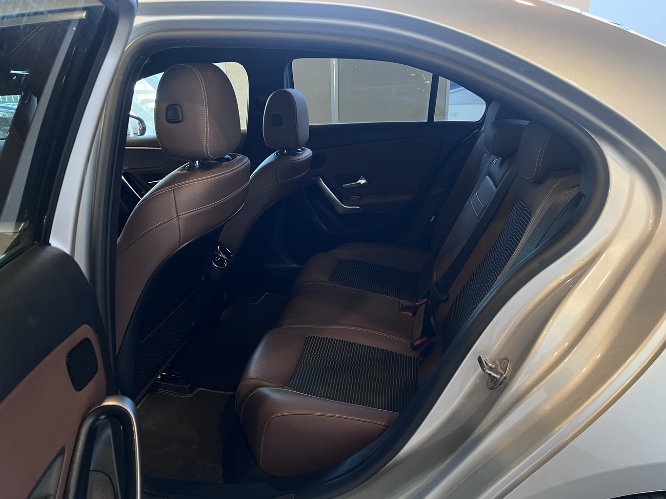 MERCEDES-BENZ A160