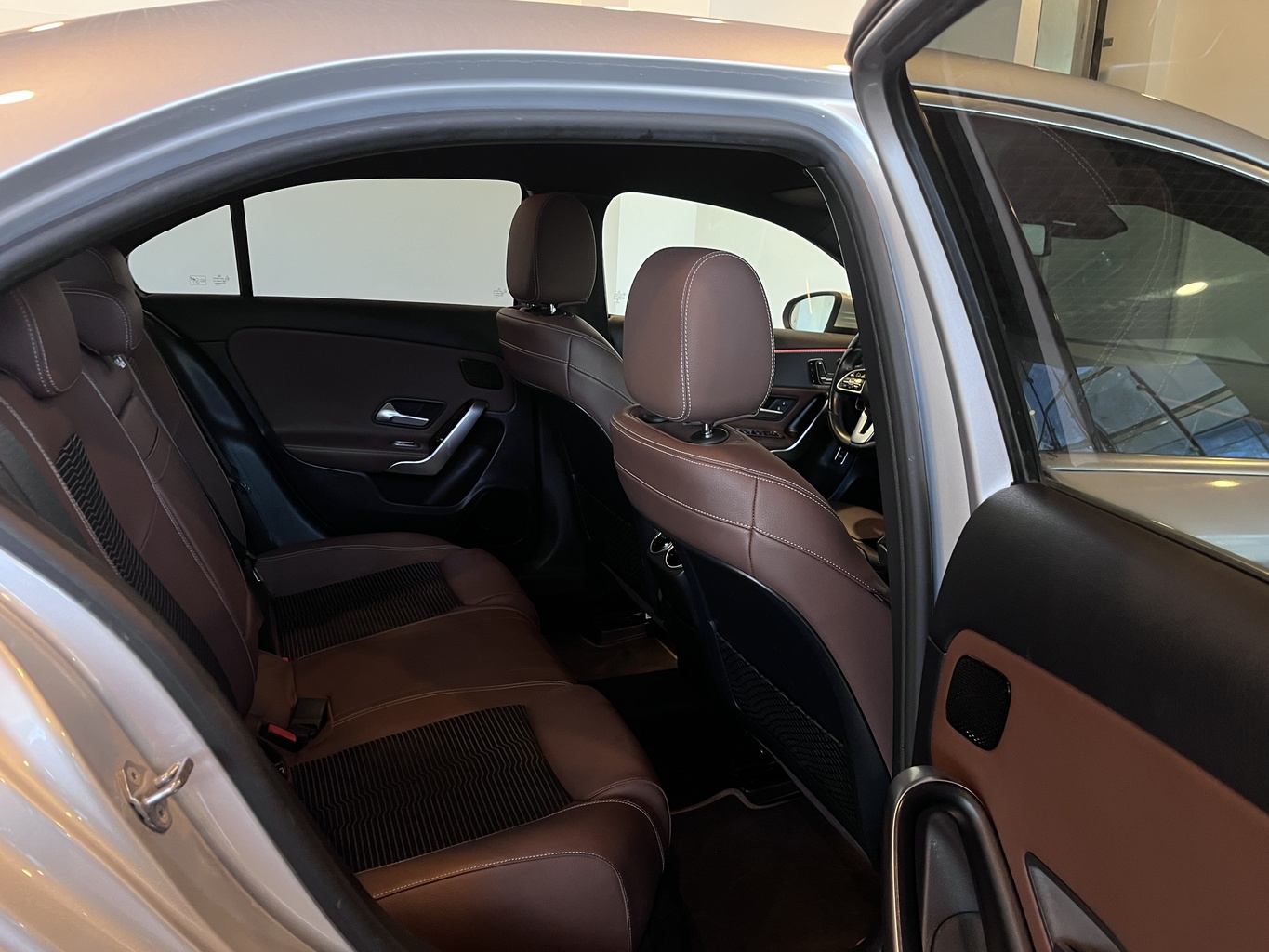 MERCEDES-BENZ A160