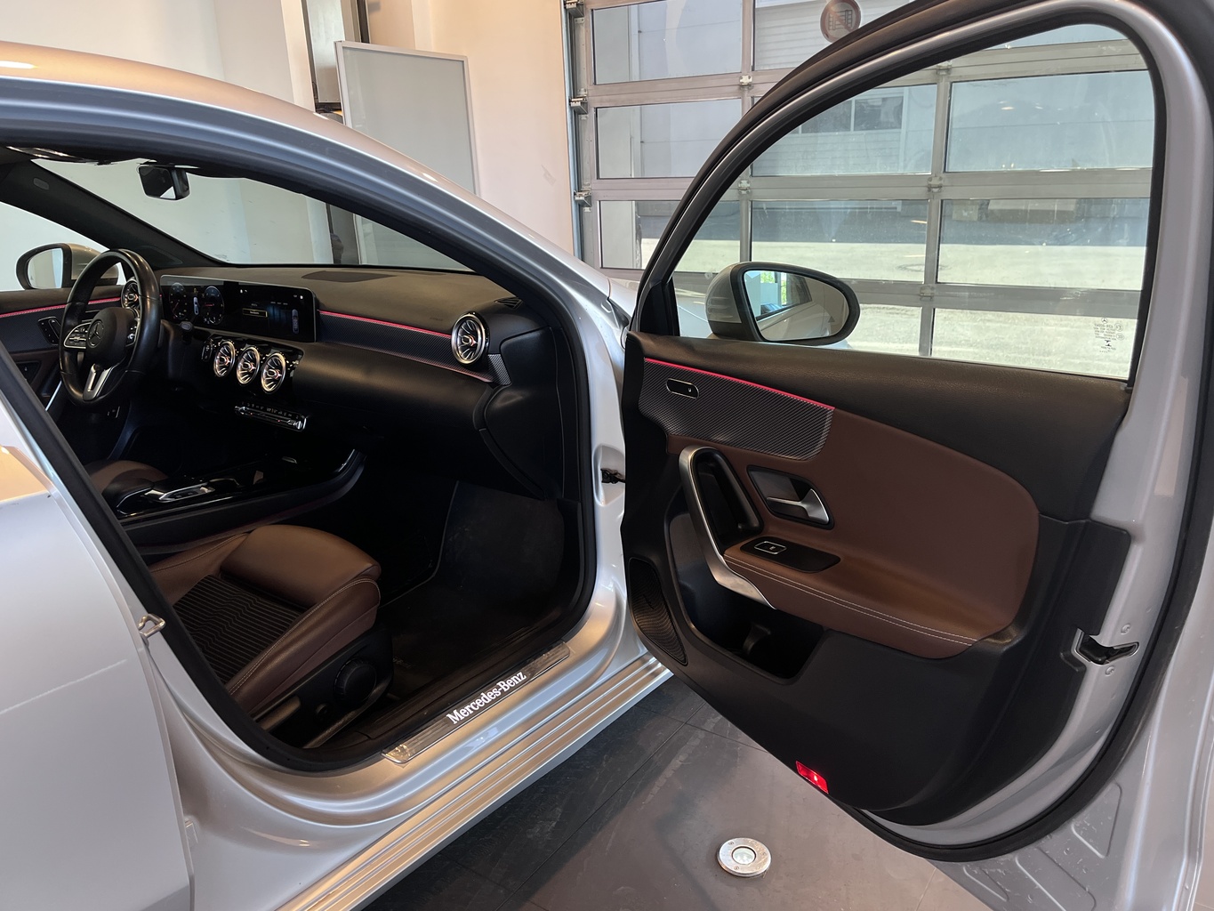 MERCEDES-BENZ A160