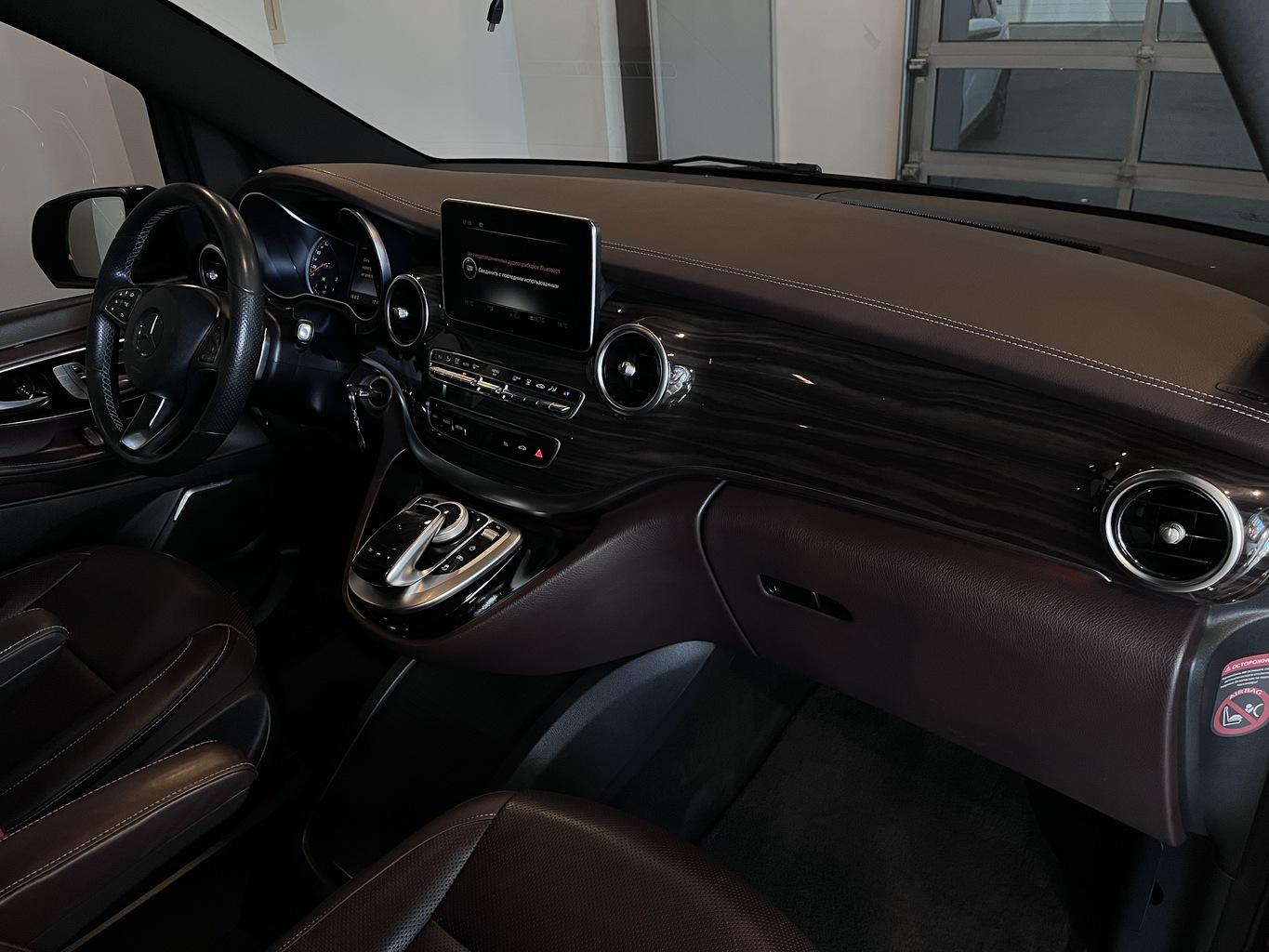 MERCEDES-BENZ V250
