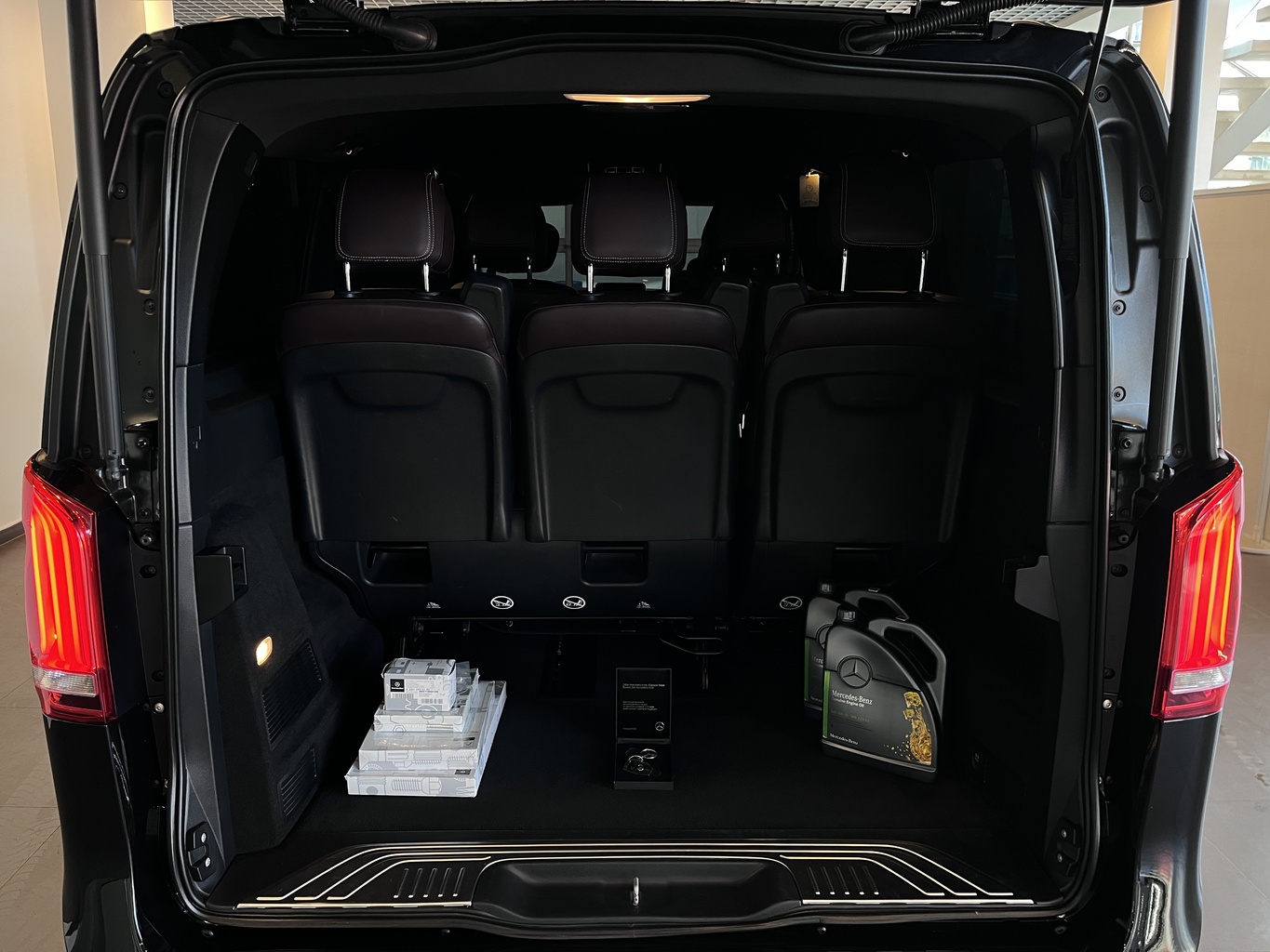 MERCEDES-BENZ V250
