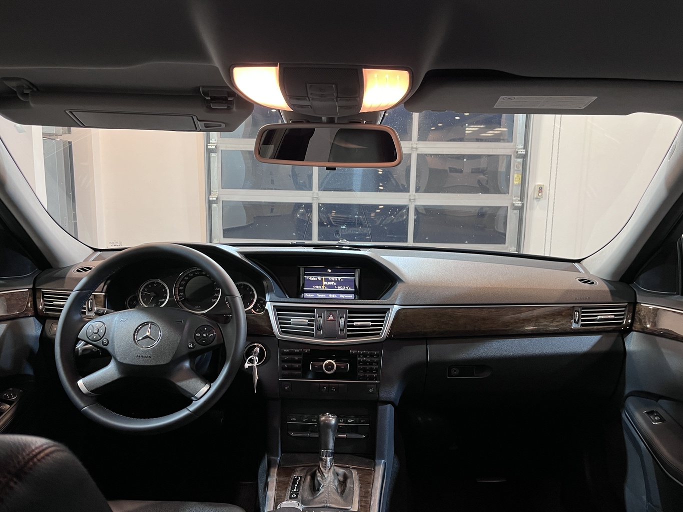 MERCEDES-BENZ E